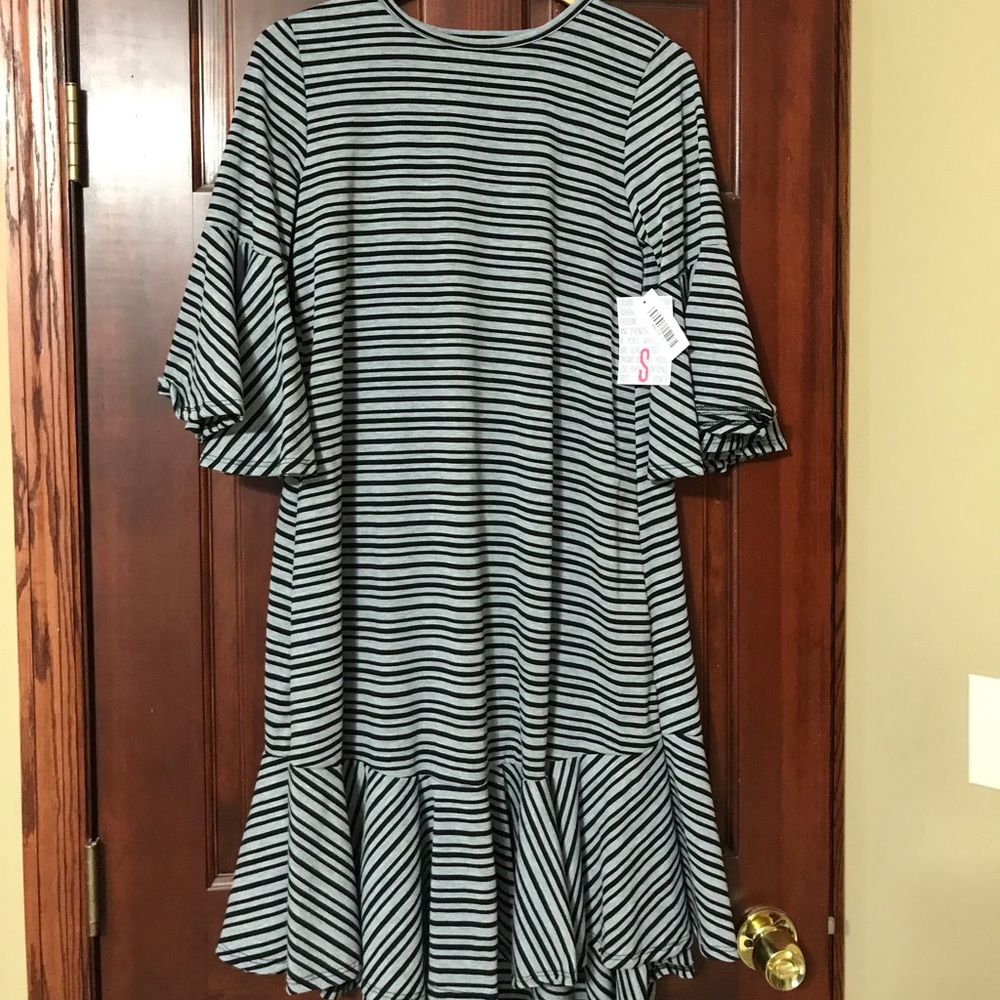 LuLaRoe Maurine Dress (small)